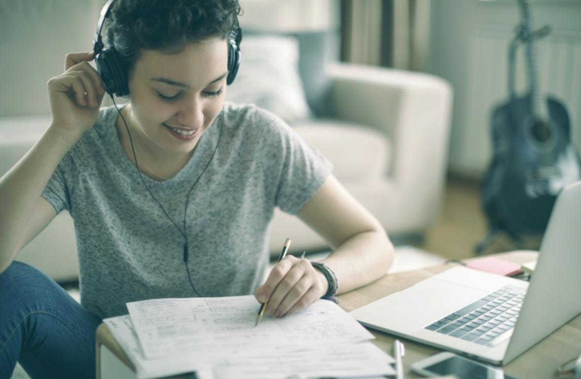 Morivantalex Seminarraum mit aktiver Franchise-Diskussion